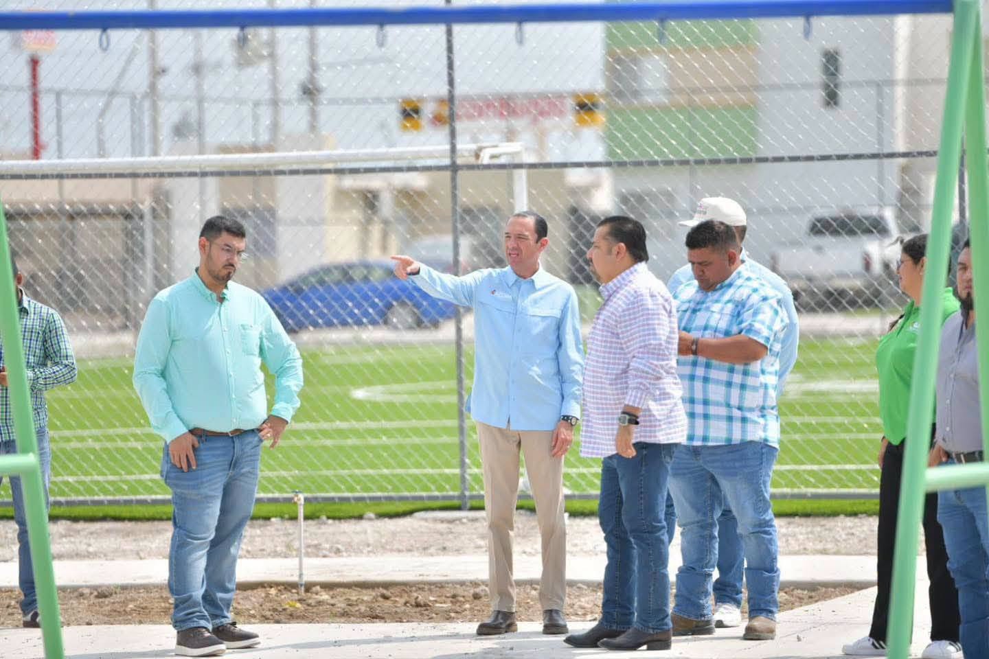 SUPERVISA EMILIO AVANCE DE OBRA EN COLINAS DEL VALLE