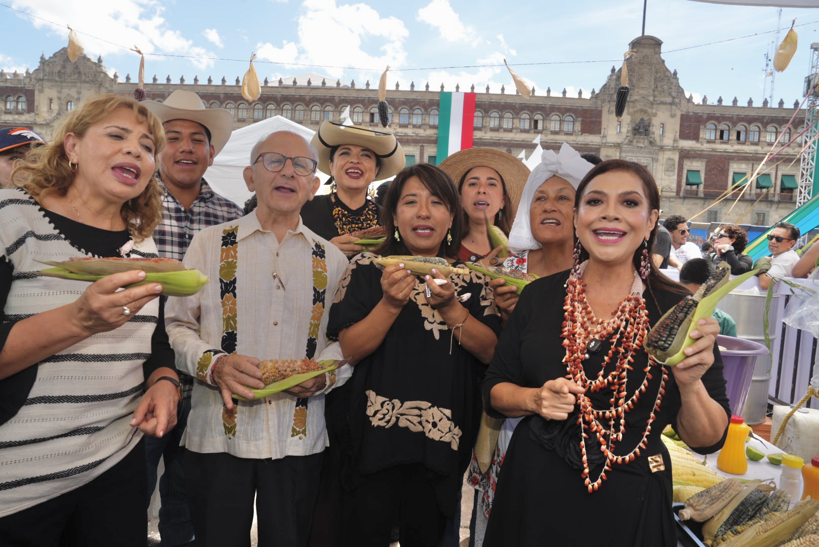 AGRICULTURA celebra el Día Nacional del Maíz con la Gran Elotiza Nacional en el Zócalo capitalino