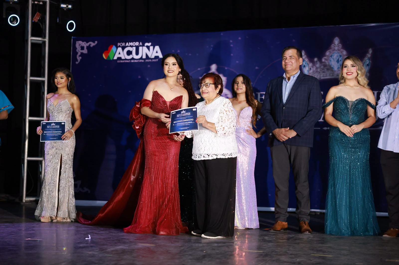 BRILLA EL TALENTO Y LA ELEGANCIA EN EL CERTAMEN DE LA REINA DE LAS FIESTAS DE LA AMISTAD 2026
