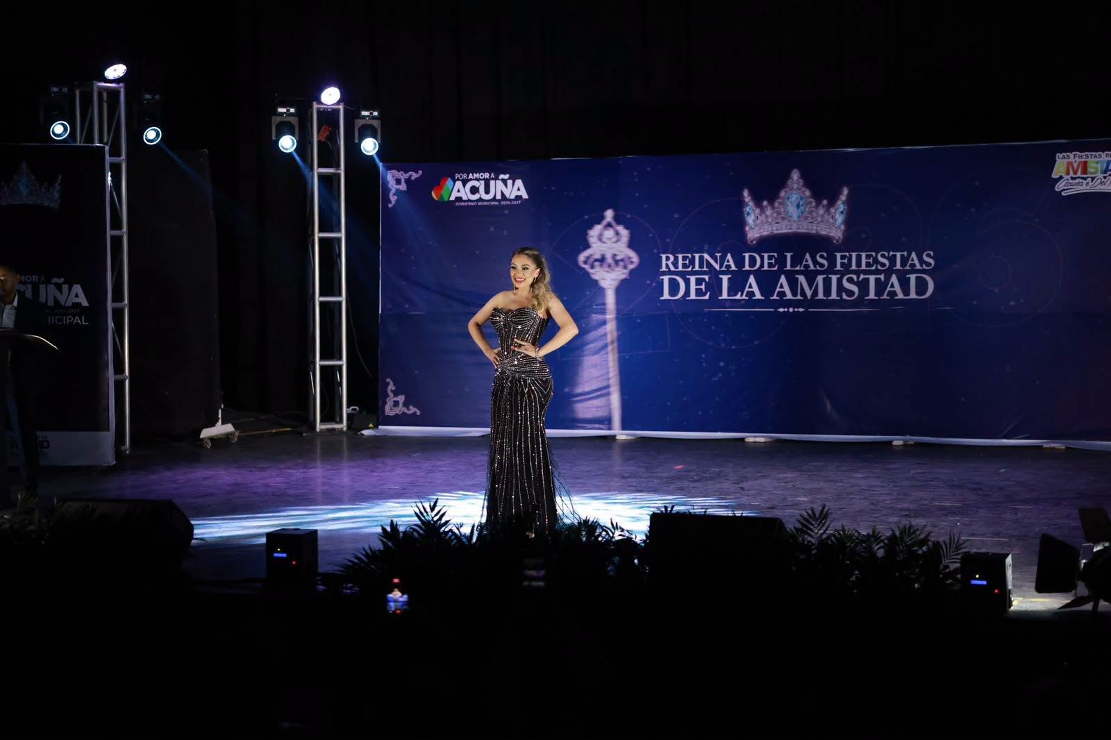 BRILLA EL TALENTO Y LA ELEGANCIA EN EL CERTAMEN DE LA REINA DE LAS FIESTAS DE LA AMISTAD 2026