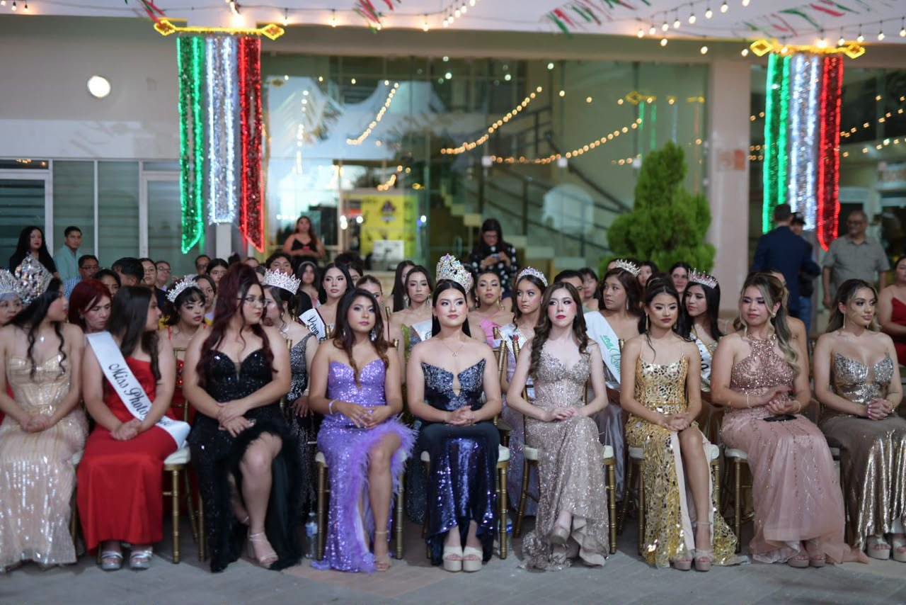 CORONAN A AMOR ITZEL COMO REINA DE LAS FIESTAS DE LA AMISTAD E INAUGURAN LA FERIA DE ACUÑA 2026