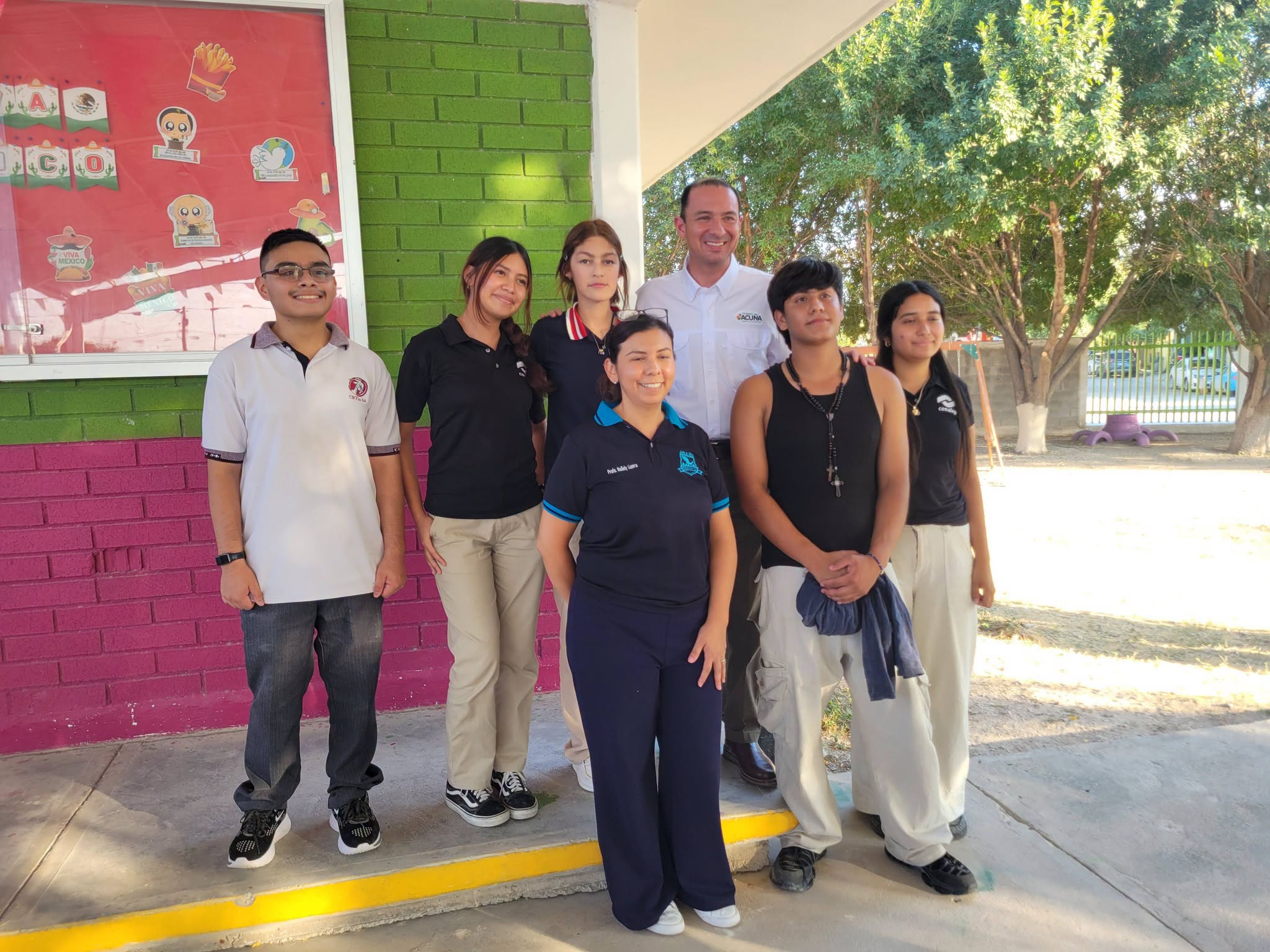 Emilio pone Manos a la obra también en escuelas