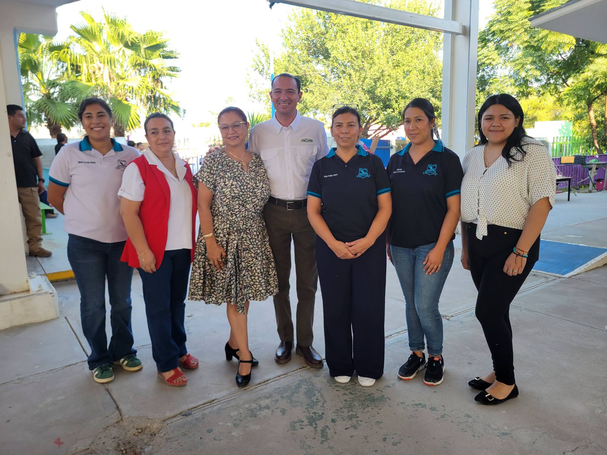 Emilio pone Manos a la obra también en escuelas