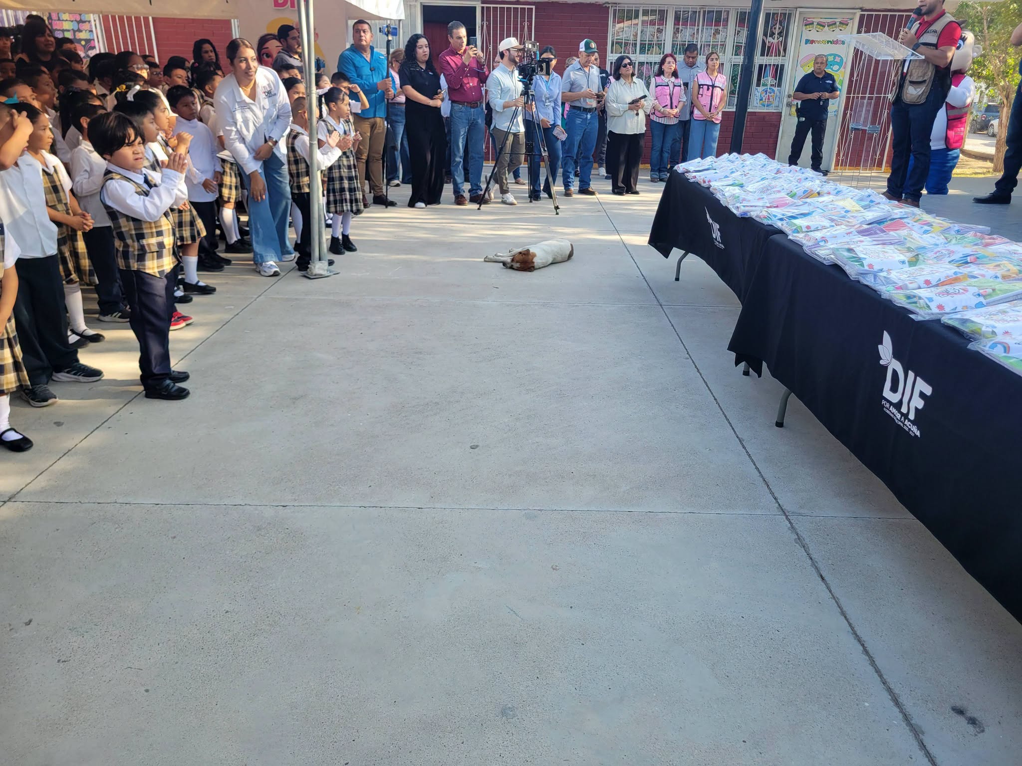 Encabeza el alcalde Emilio De Hoyos arranque del programa "Por amor a tu mochila"
