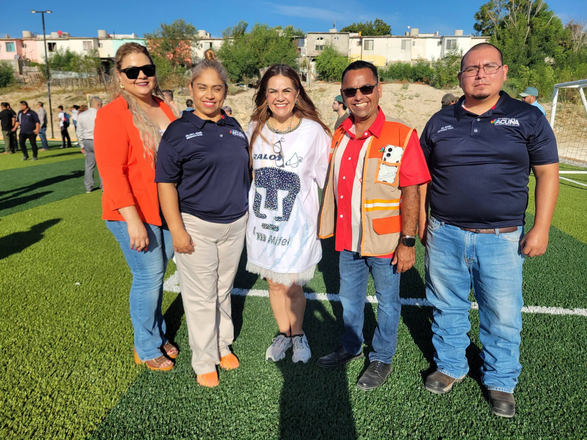 Entrega el alcalde Emilio De Hoyos cancha en el CBTIS 54