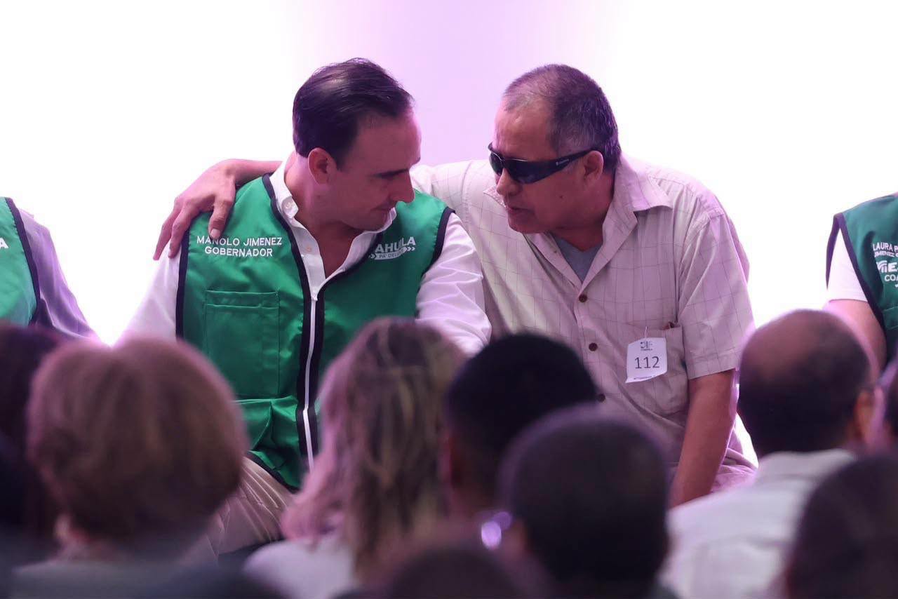ENTREGAN MILES DE BECAS A PERSONAS CON DISCAPACIDAD EN TODO COAHUILA
