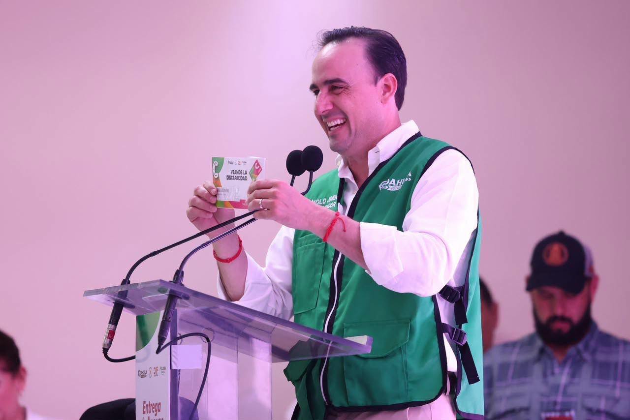 ENTREGAN MILES DE BECAS A PERSONAS CON DISCAPACIDAD EN TODO COAHUILA