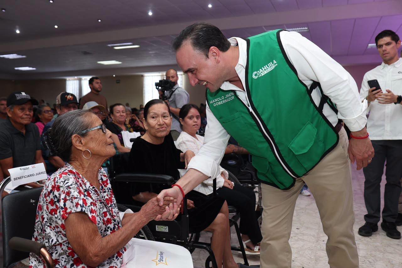 ENTREGAN MILES DE BECAS A PERSONAS CON DISCAPACIDAD EN TODO COAHUILA