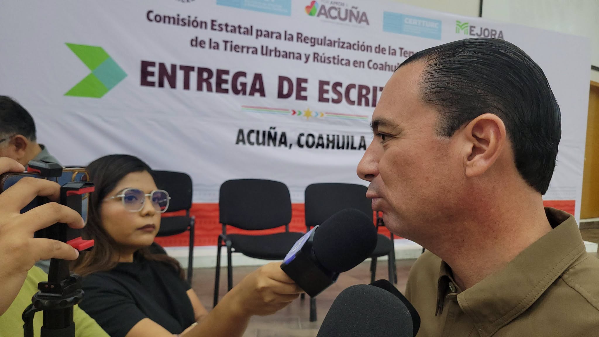 Estado y Municipio entregan 147 escrituras
