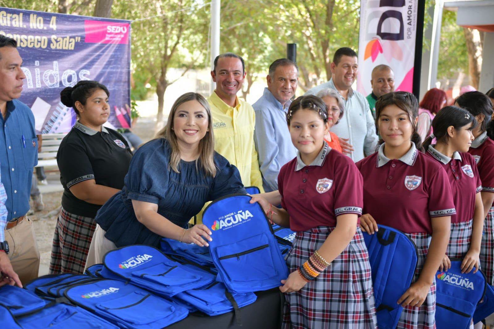GOBIERNO MUNICIPAL ARRANCA PROGRAMAS “MOCHILA CON FUTURO” Y “CON AMOR A TU MOCHILA”