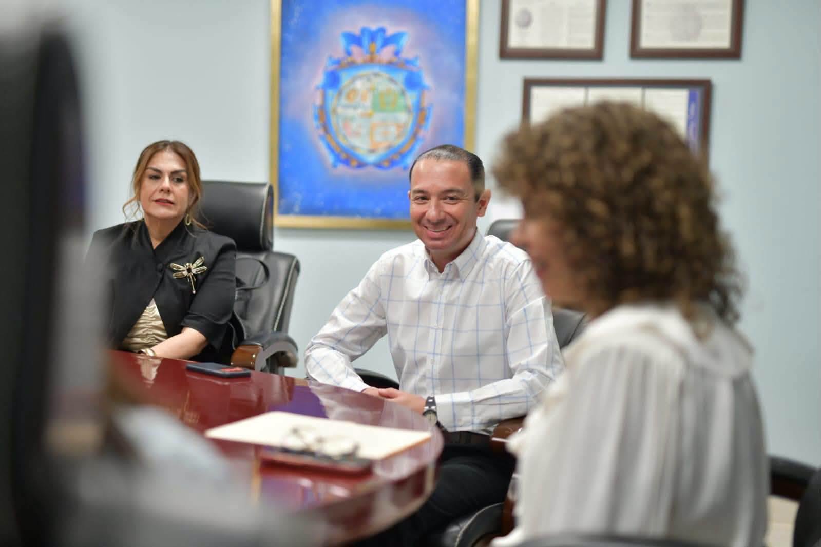 JUNTOS EMILIO DE HOYOS Y LA FUNDACIÓN GUTIÉRREZ IMPULSAN LA EDUCACIÓN