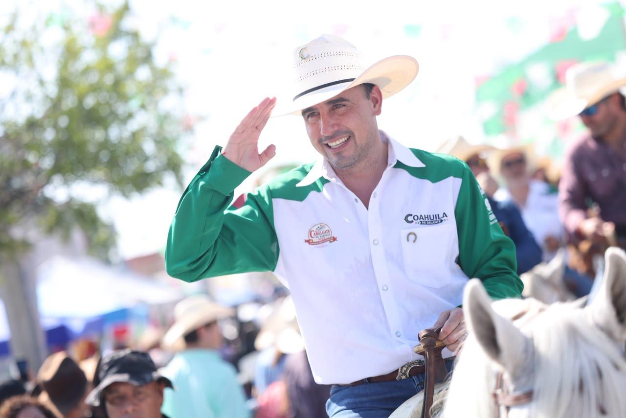 SE CONSOLIDA LA GRAN CABALGATA DE SABINAS COMO LA MEJOR DE MÉXICO: MANOLO