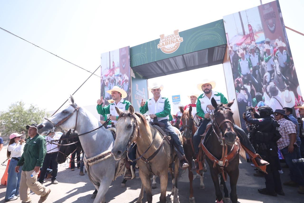 SE CONSOLIDA LA GRAN CABALGATA DE SABINAS COMO LA MEJOR DE MÉXICO: MANOLO