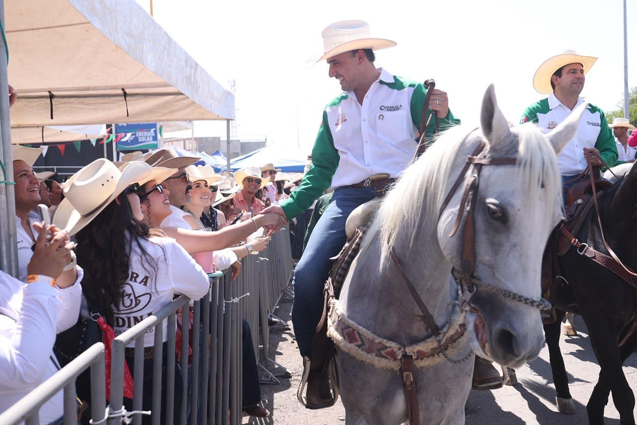 SE CONSOLIDA LA GRAN CABALGATA DE SABINAS COMO LA MEJOR DE MÉXICO: MANOLO