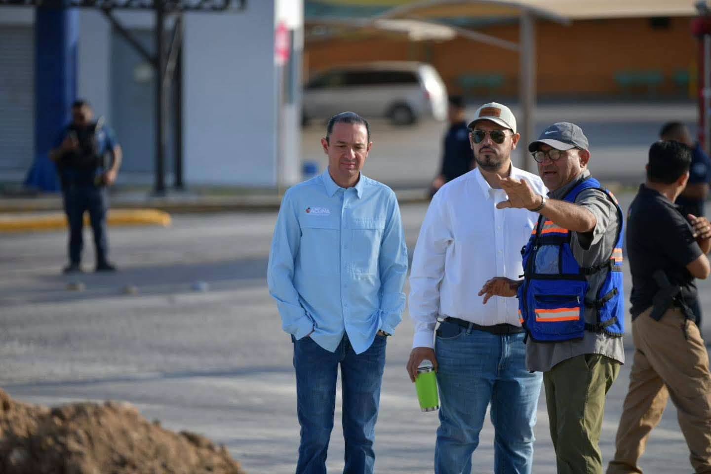 SUPERVISA EL ALCALDE REPARACIONES DE TUBERIAS DE GAS Y AGUA POTABLE